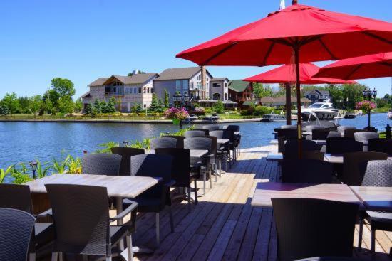 Lagoon Harbour Resort & Hotel Orillia Exterior photo