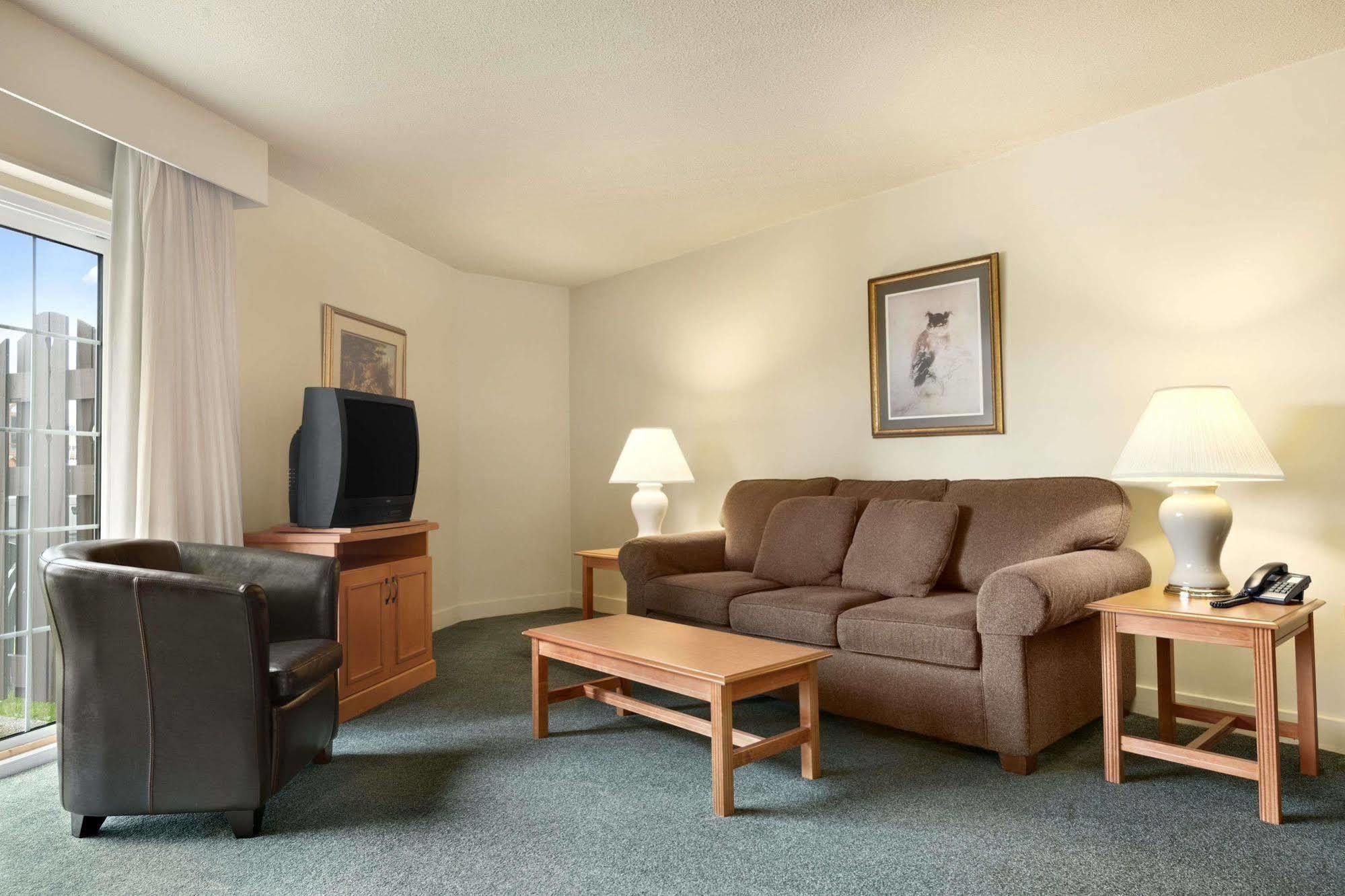Lagoon Harbour Resort & Hotel Orillia Exterior photo