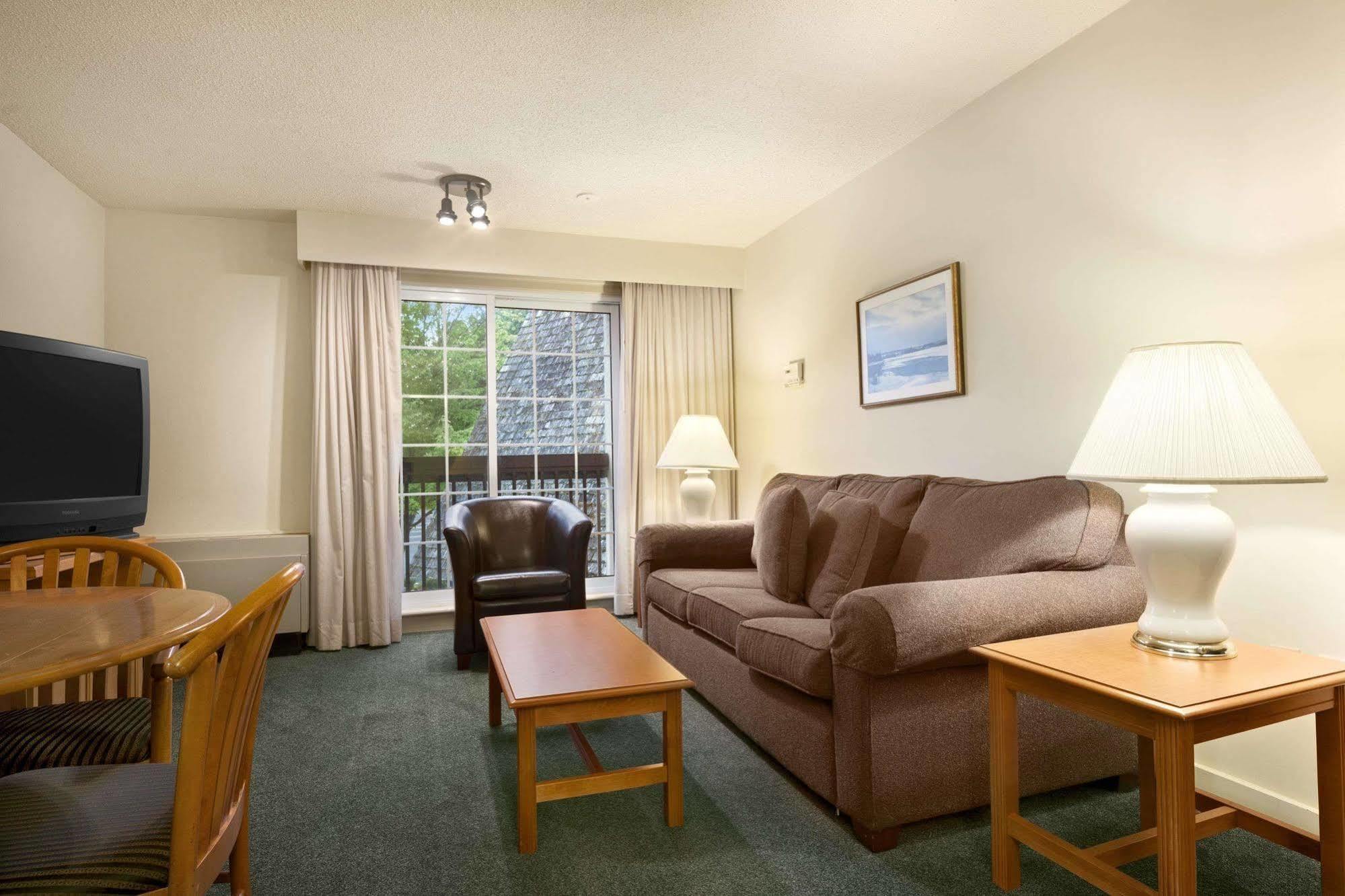 Lagoon Harbour Resort & Hotel Orillia Exterior photo